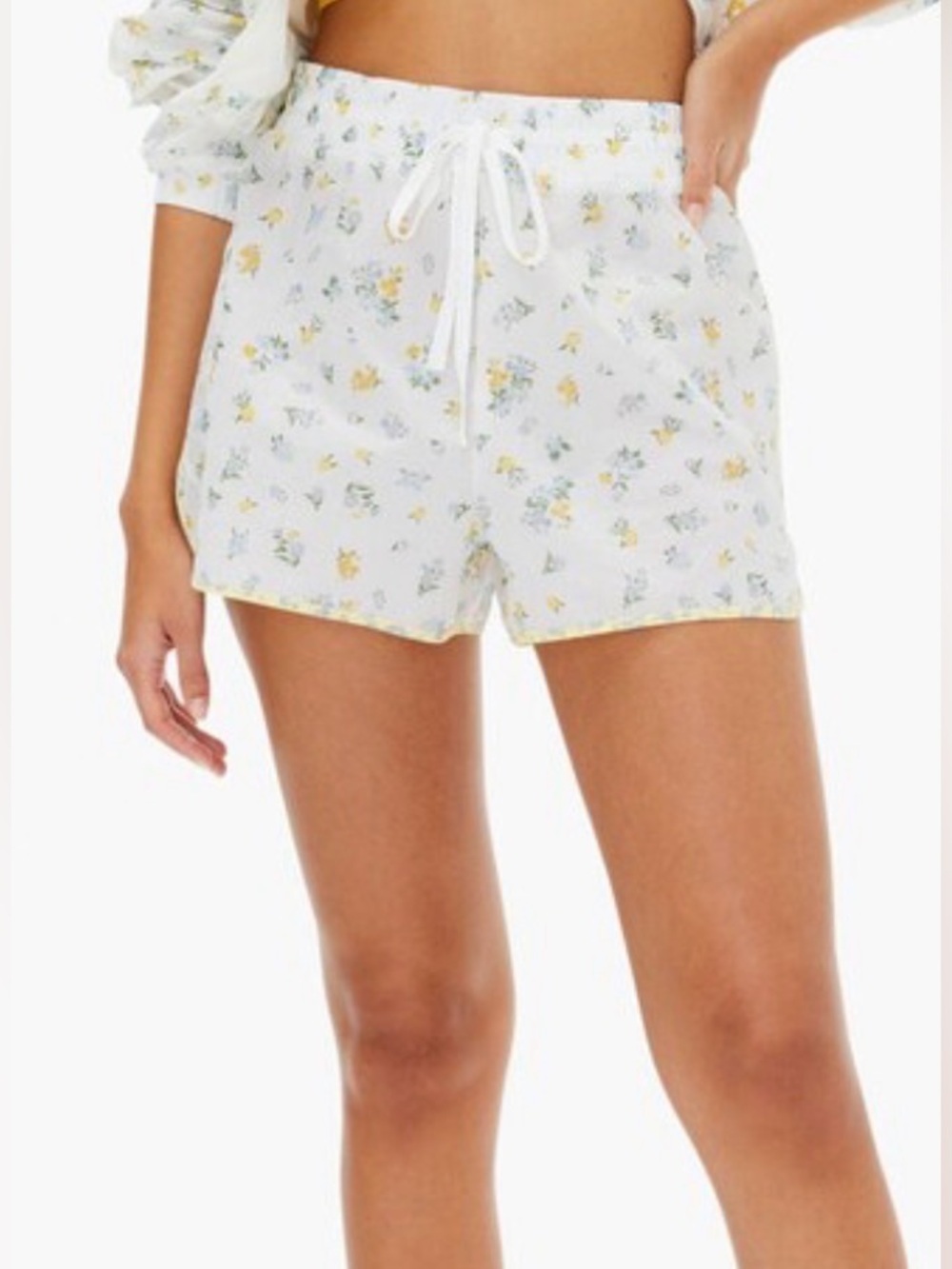 Aeropostale Floral High-Rise Windbreaker Shorts Size Small NWT
